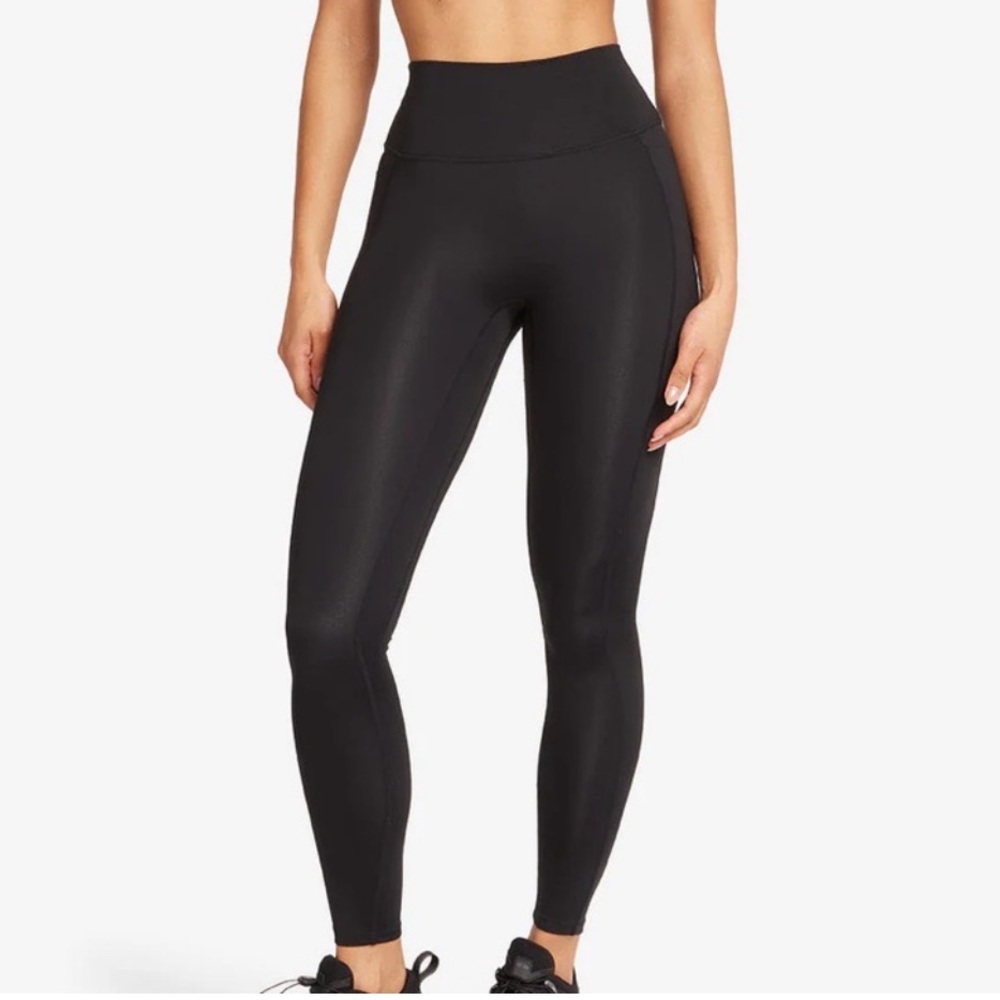 CSB Activeluxe Sculpt Pocket Legging in Black. Women's Large